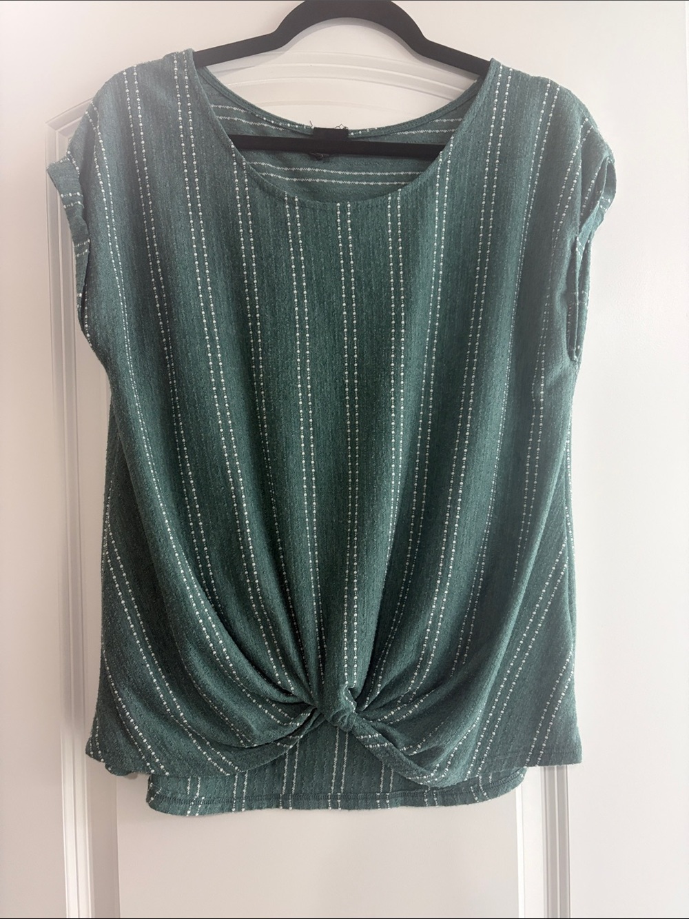 Women’s Green Knot-Front Short Sleeve Top